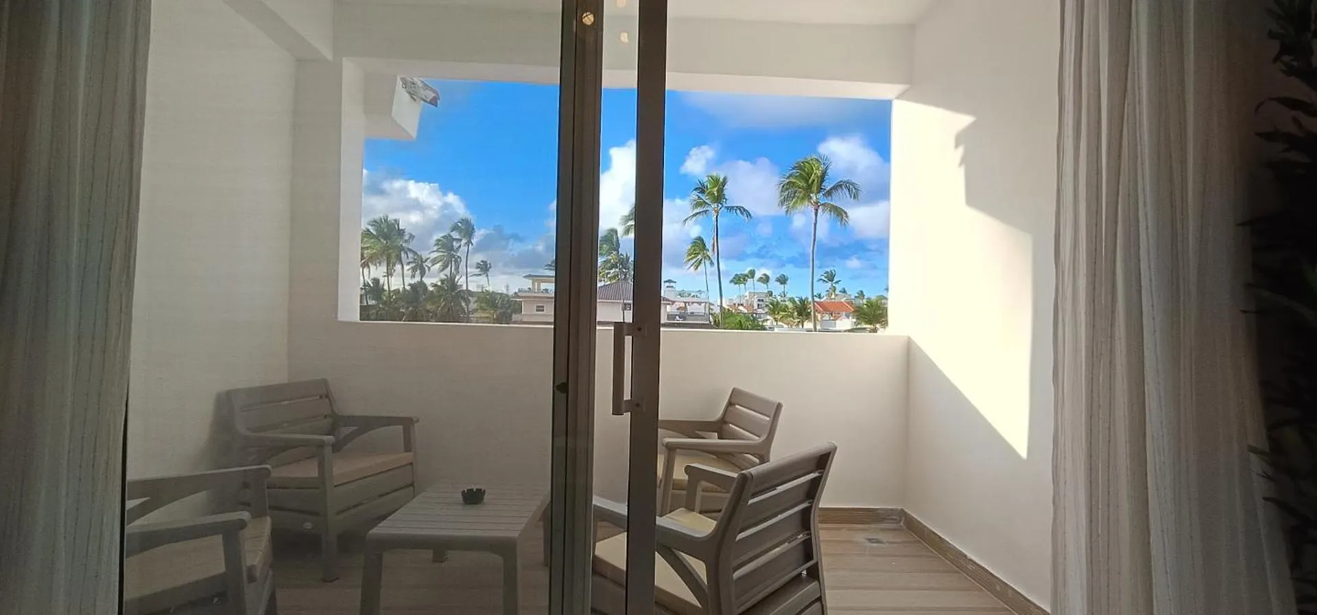 Las Terrazas Condo Punta Cana Beach - Los Corales Village Aparthotel