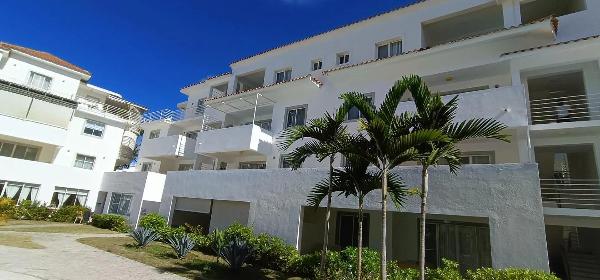 Las Terrazas Condo Punta Cana Beach - Los Corales Village